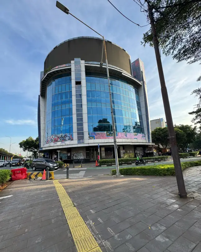 The AbsoluteFit Kwitang building by day