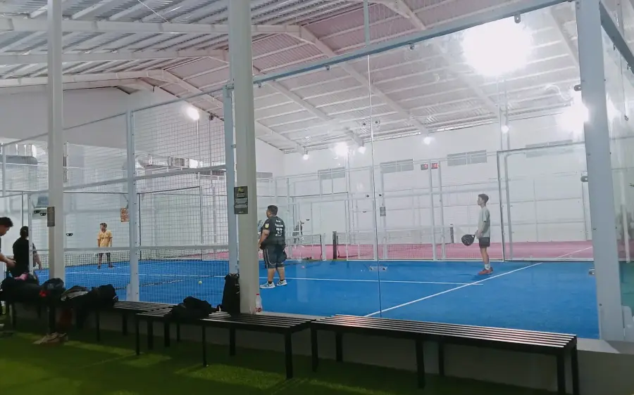 Players on the Blue Court